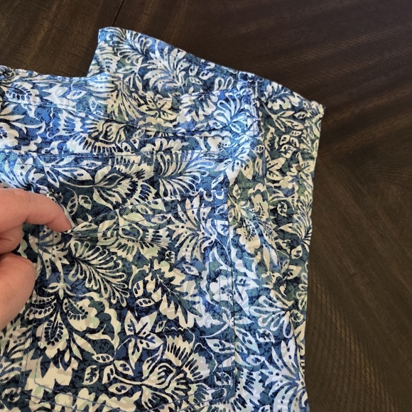 Capri Jeans Blue & White Floral Print - NWT Size 16 - Picture 8 of 9